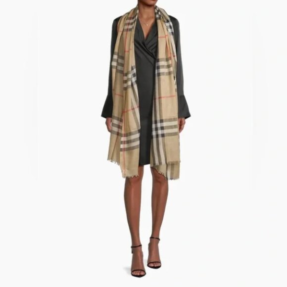 Burberry Check Wool-Silk Scarf, Archive Beige, OneSize - Picture 2 of 9